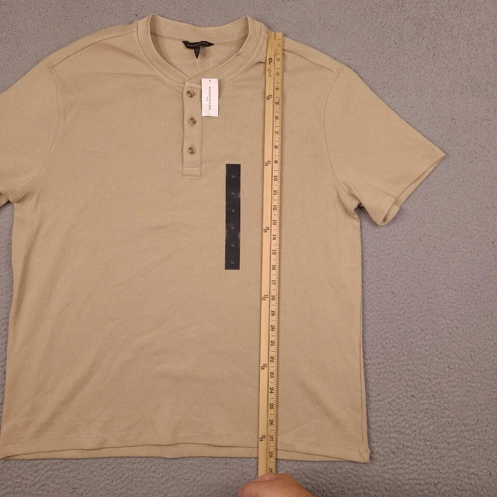 Banana Republic Henley Shirt Mens XL Brown Tan Khaki Ribbed Short Sleeve NWT